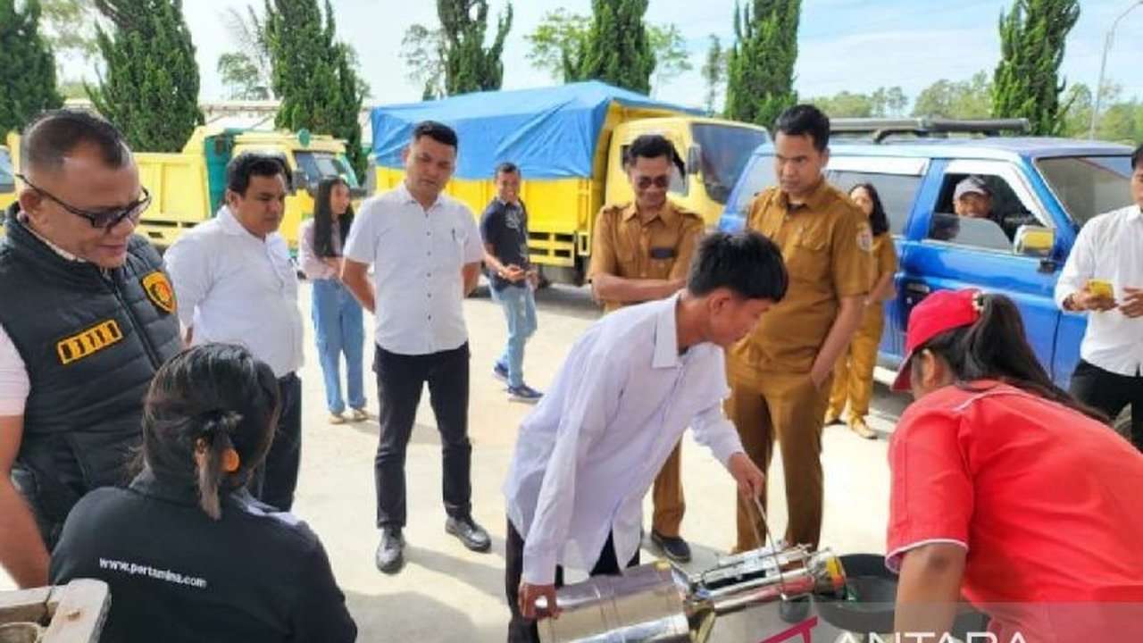 Polres Humbahas bersama Pertamina Patra Niaga Sumbagut cek kualitas dan kuantitas BBM di SPBU wilayah Humbahas untuk antisipasi kecurangan jelang mudik Lebaran 2025.