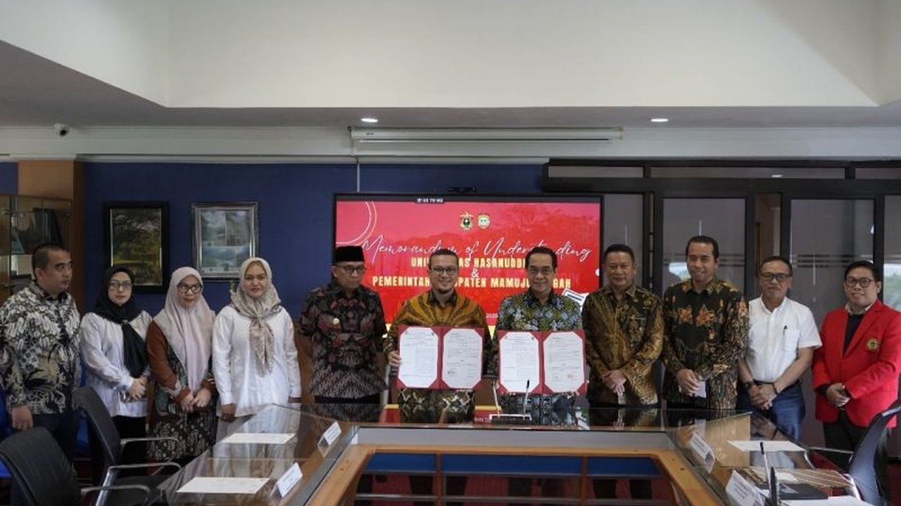 Universitas Hasanuddin (Unhas) dan Kabupaten Mamuju Tengah resmi menjalin kerja sama pengembangan potensi daerah melalui tridarma perguruan tinggi, fokus pada sektor pertanian, perkebunan, dan perikanan.