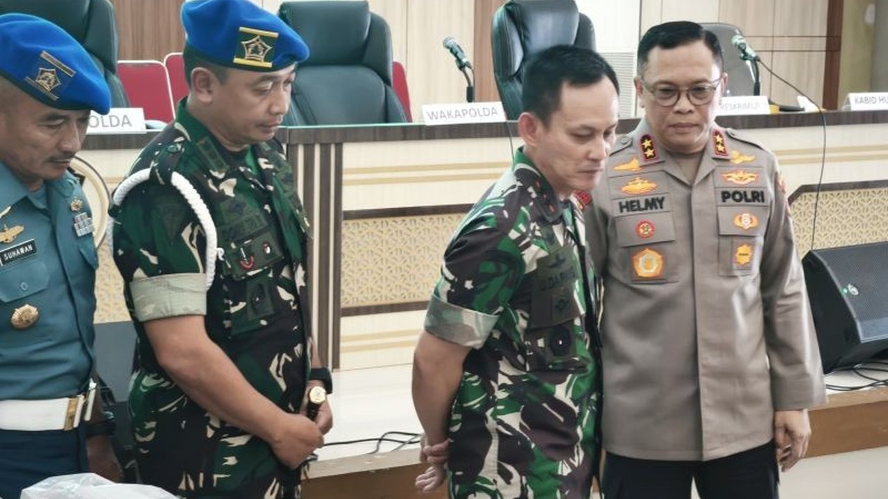 Pangdam II/Sriwijaya Mayjen TNI Ujang Darwis menyatakan dua oknum TNI yang diduga terlibat penembakan tiga anggota polisi di Way Kanan masih berstatus saksi dan tengah menjalani pemeriksaan di Denpom II/3 Lampung.