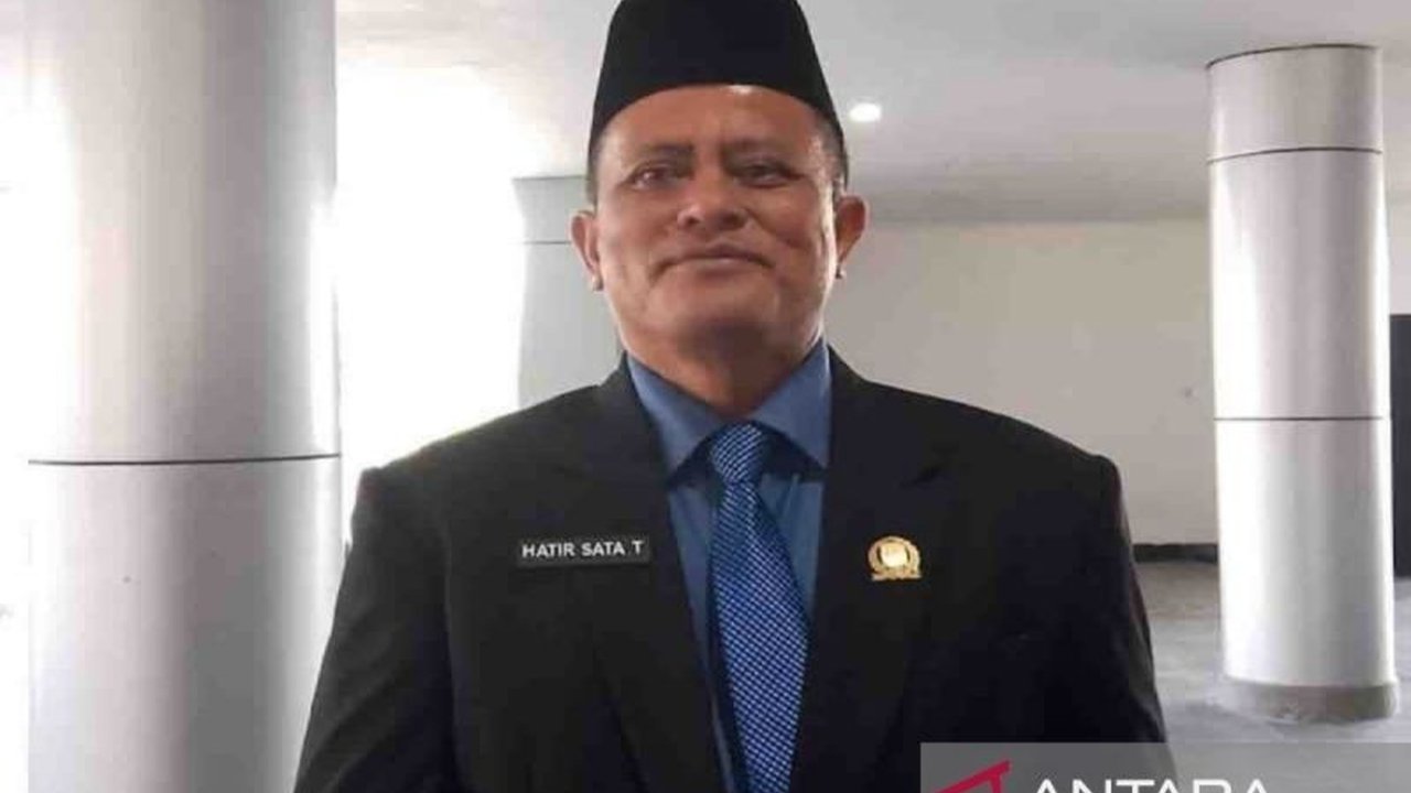 Anggota DPRD Kota Palangka Raya mendesak Pemkot untuk menertibkan maraknya penjualan minuman keras ilegal yang dilakukan secara keliling, meresahkan warga dan melanggar Perda.