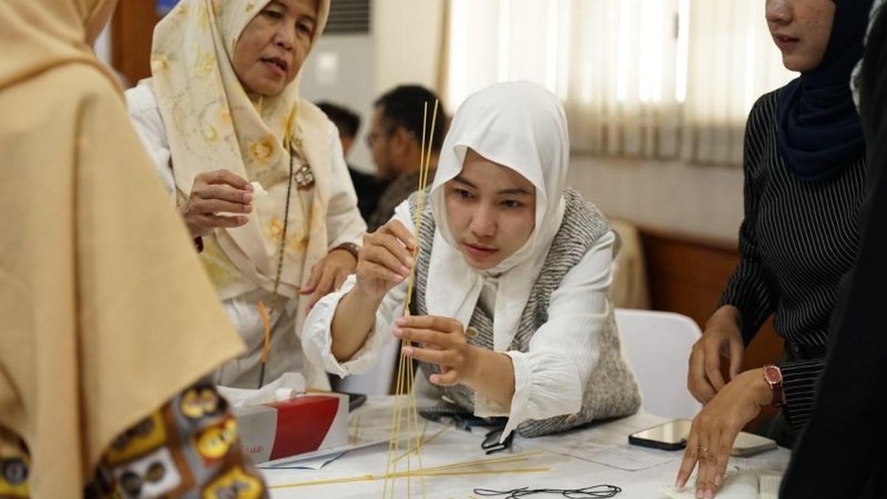 Kementerian UMKM dan Telkom Indonesia berkolaborasi dorong digitalisasi UMKM untuk meningkatkan rasio kewirausahaan nasional, menekan angka pengangguran, dan kemiskinan.