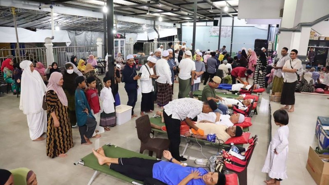 Yayasan Sayyid Abubakar Bin Hasan Al Attas menyalurkan santunan kepada 674 penderita kusta dan 400 penderita HIV di Maluku Utara sebagai bagian dari program sosial tahunan.