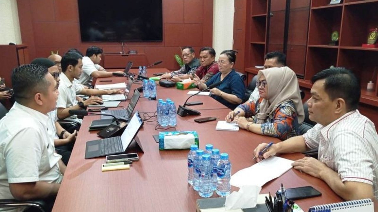 DPRD Mahakam Ulu mengunjungi BPN Kaltim untuk mencari solusi sengketa lahan perkebunan sawit antara warga dan perusahaan di Kampung Wana Pariq dan Tri Pariq Makmur, yang melibatkan izin usaha perkebunan sejak tahun 2012.