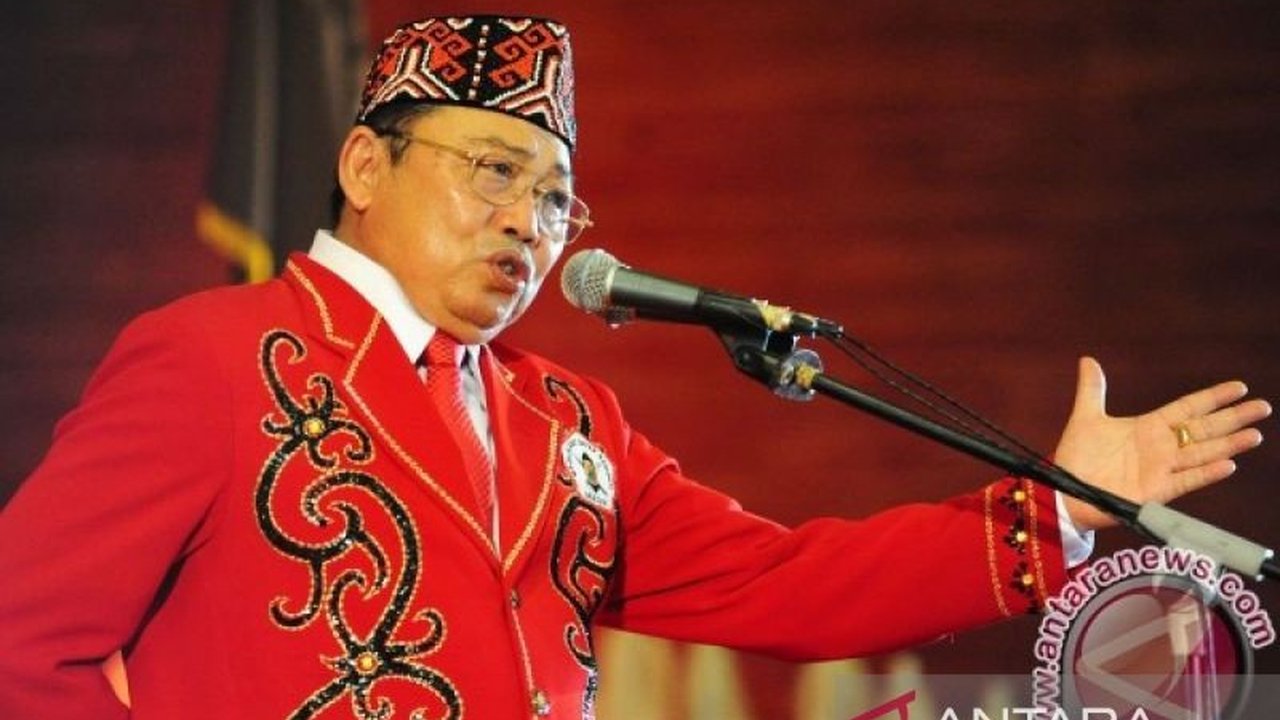 Anggota DPR RI mendesak Kementerian ATR/BPN untuk segera menyelesaikan konflik agraria di Kalimantan Barat yang melibatkan masyarakat dan perusahaan perkebunan besar, khususnya dugaan penyerobotan lahan dan ketidakadilan skema plasma.