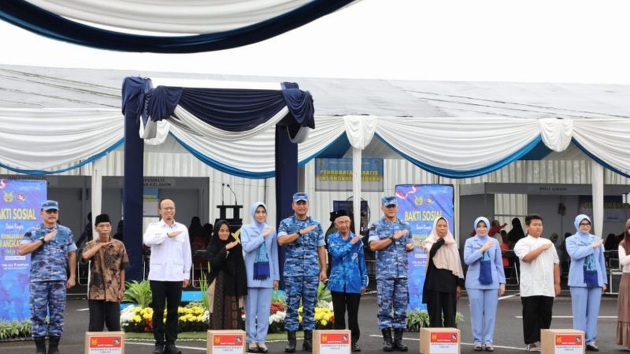 Dalam rangka HUT ke-79, TNI AU menggelar bakti sosial berupa pengobatan gratis bagi 1.500 warga Tasikmalaya, termasuk layanan spesialis dan kacamata gratis, sebagai wujud kepedulian kepada rakyat.