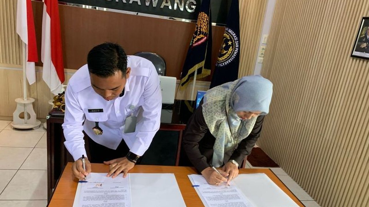 Lembaga Pemasyarakatan Kelas IIB Singkawang dan Pengadilan Negeri Singkawang berkolaborasi dalam inovasi layanan hukum berbasis QR Code untuk warga binaan, meningkatkan efisiensi dan transparansi.