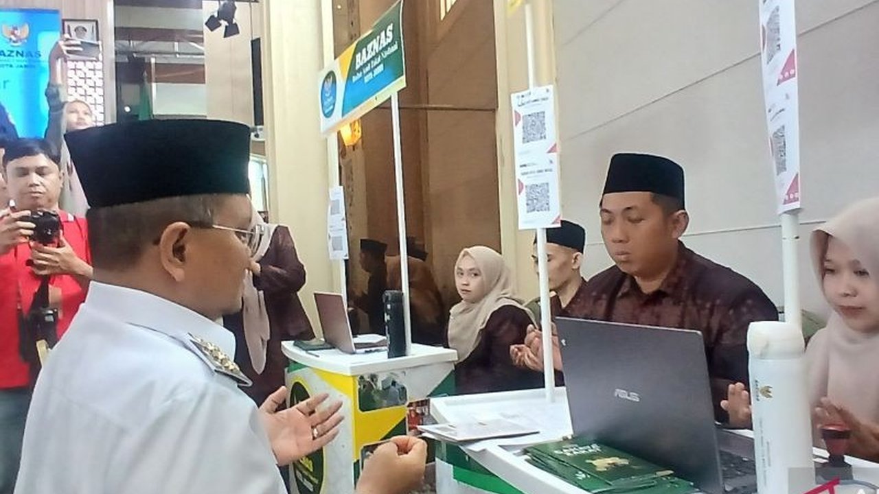 Baznas Kota Jambi menyalurkan dana zakat mencapai Rp2,8 miliar kepada 5.818 mustahik di Kota Jambi menjelang Idul Fitri 1446 H/2025 M,  mendukung program pengentasan kemiskinan.