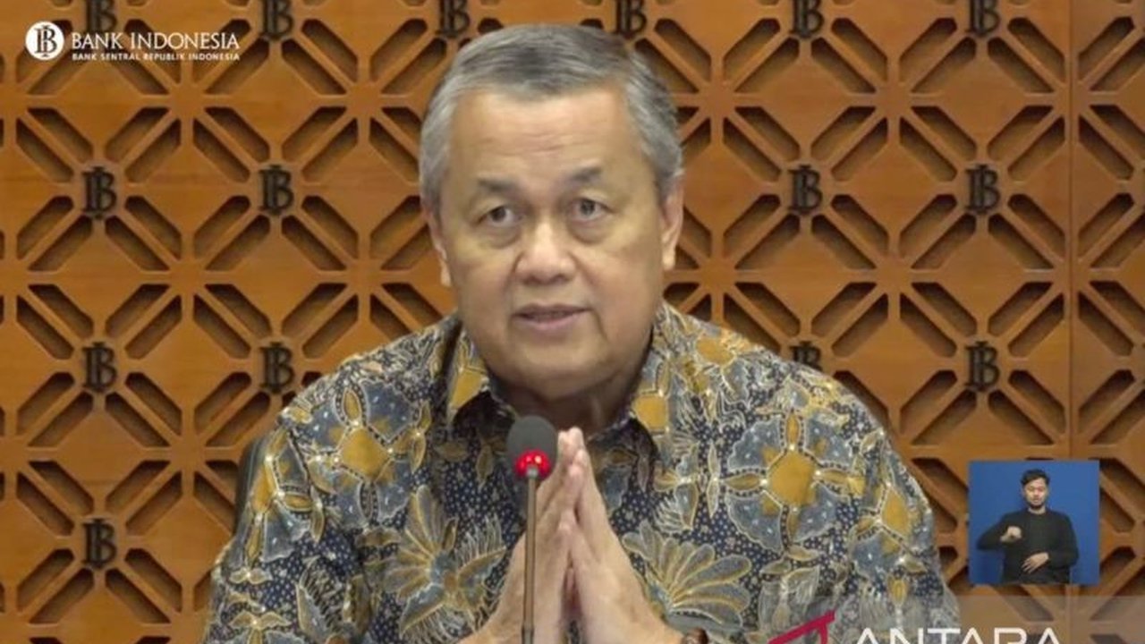 Bank Indonesia (BI) memprediksi ketidakpastian ekonomi global akan tetap tinggi di tahun 2025, terutama akibat meluasnya kebijakan tarif impor Amerika Serikat yang berdampak pada pertumbuhan ekonomi global dan pasar keuangan.