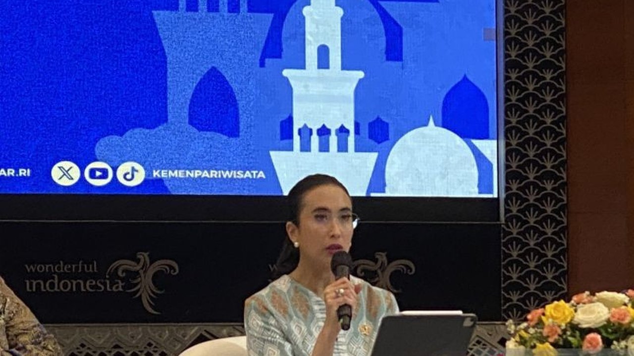 Menteri Pariwisata Widiyanti Putri Wardhana mengimbau pengelola destinasi wisata untuk mematuhi aturan dan perizinan, menyusul penyegelan empat tempat wisata di Puncak yang melanggar aturan dan menyebabkan kerugian.