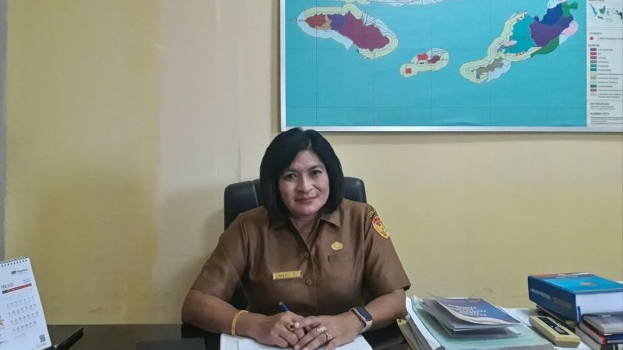 Dinas Kelautan dan Perikanan NTT melibatkan 85 kelompok masyarakat pengawas (Pokmaswas) untuk memperkuat pengawasan sumber daya kelautan dan perikanan di wilayah kepulauan NTT.