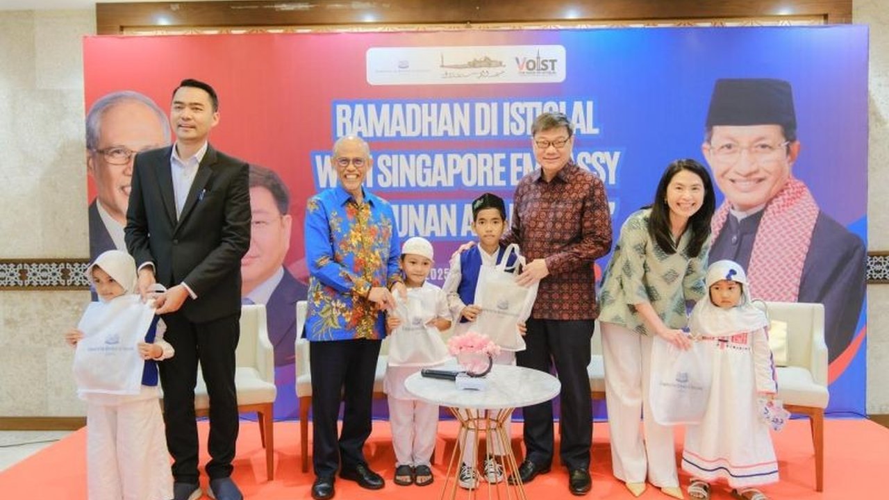 Kedutaan Besar Singapura di Jakarta menggelar buka puasa bersama anak yatim dan pelatihan Bahasa Inggris bagi ulama muda, mendorong kerukunan antarumat beragama di Indonesia.