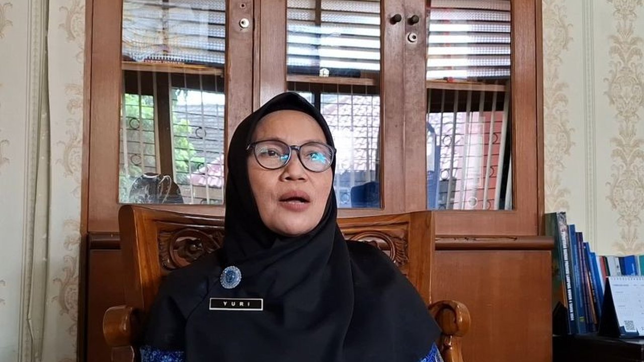 Disnaker Lampung membuka posko pengaduan THR untuk membantu pekerja yang belum menerima haknya menjelang Idul Fitri 2025, dengan layanan daring dan langsung.
