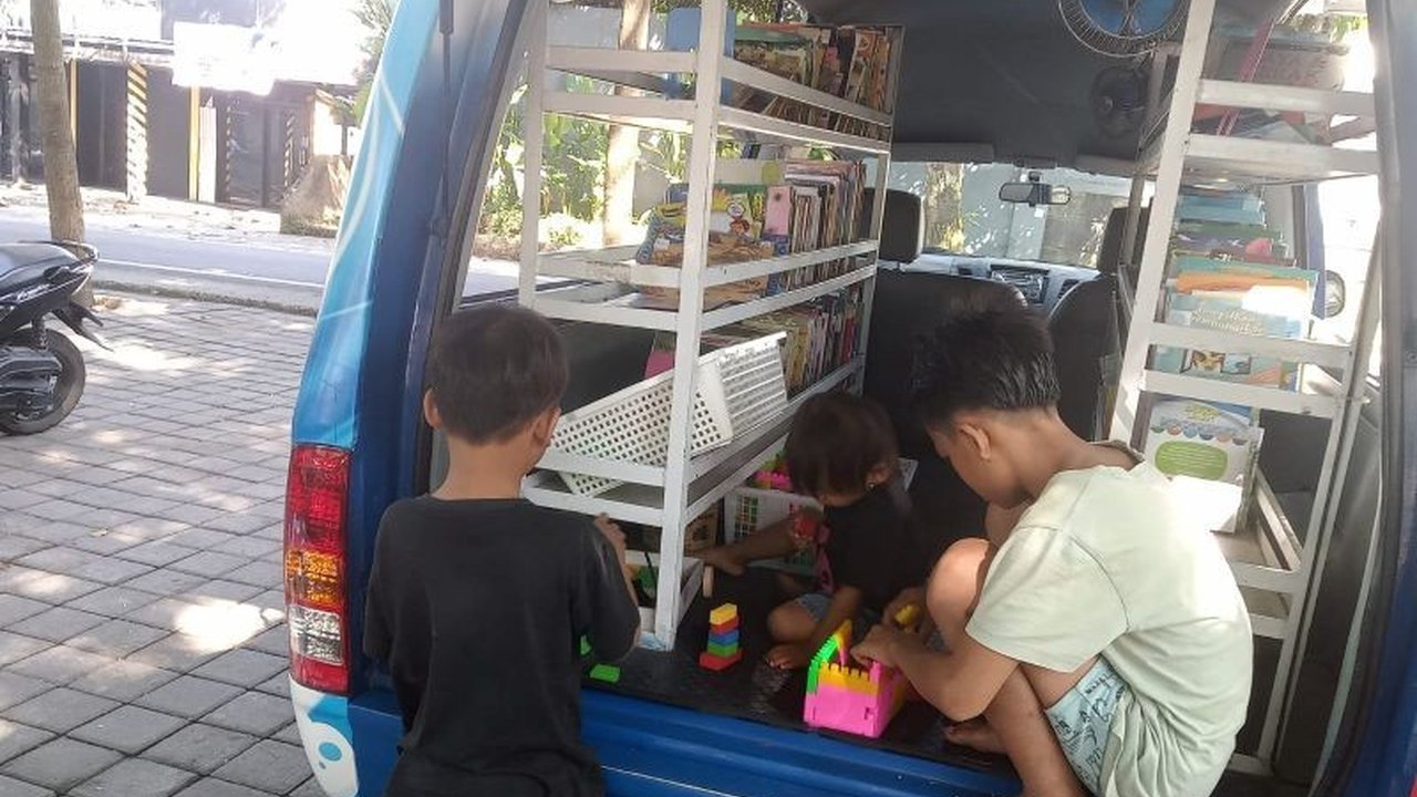 Tingkat kunjungan masyarakat ke Perpustakaan Mataram anjlok hingga 50 persen selama Ramadhan 2025, disebabkan libur sekolah dan mahasiswa, namun Pemerintah Kota Mataram berencana buka layanan di hari Minggu.