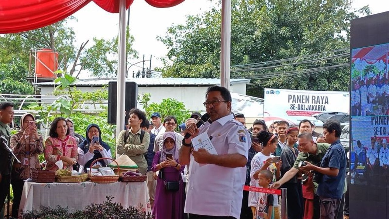 Wagub DKI Jakarta Rano Karno menginisiasi program kampung binaan pangan di setiap wilayah Jakarta untuk meningkatkan ketahanan pangan dan kesejahteraan warga.