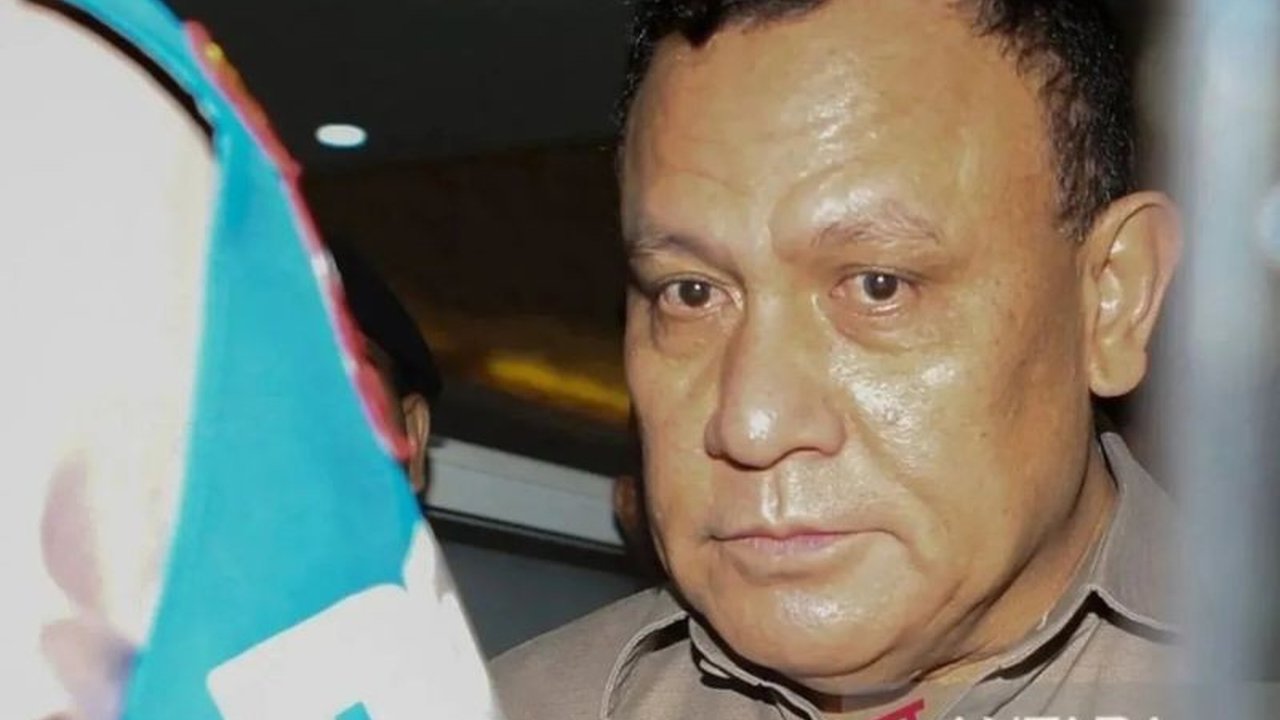 Mantan Ketua KPK, Firli Bahuri, kembali mencabut gugatan praperadilan terkait status tersangka dugaan pemerasan, dengan alasan perbaikan permohonan dan mendekati bulan Ramadhan.