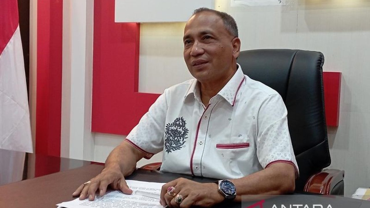 Sekretaris Jenderal Partai Aceh, Abu Razak, meninggal dunia di Mekkah, Arab Saudi, saat melaksanakan ibadah umrah, meninggalkan duka mendalam bagi Partai Aceh dan Aceh.