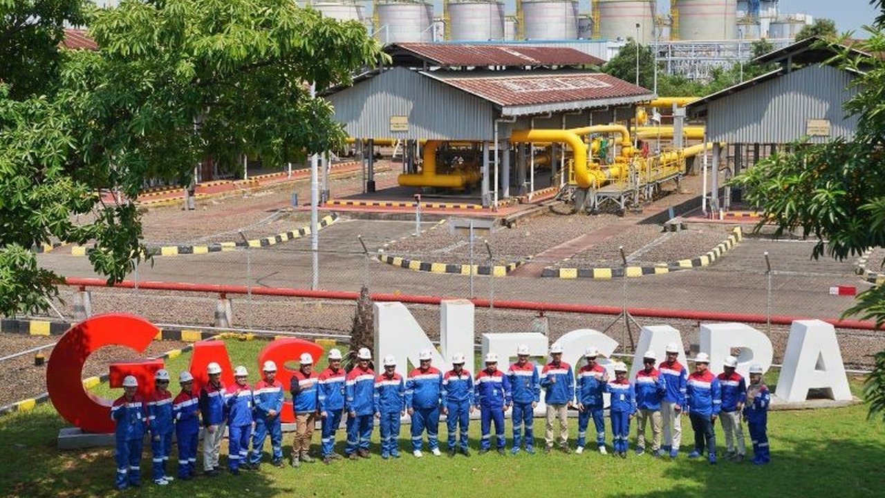 PT Perusahaan Gas Negara (PGN) Area Cilegon memastikan pasokan gas bumi aman dan andal untuk 10.234 pelanggan selama Ramadhan 2025, dengan dukungan Pertamina Call Center 135 dan program santunan sosial.