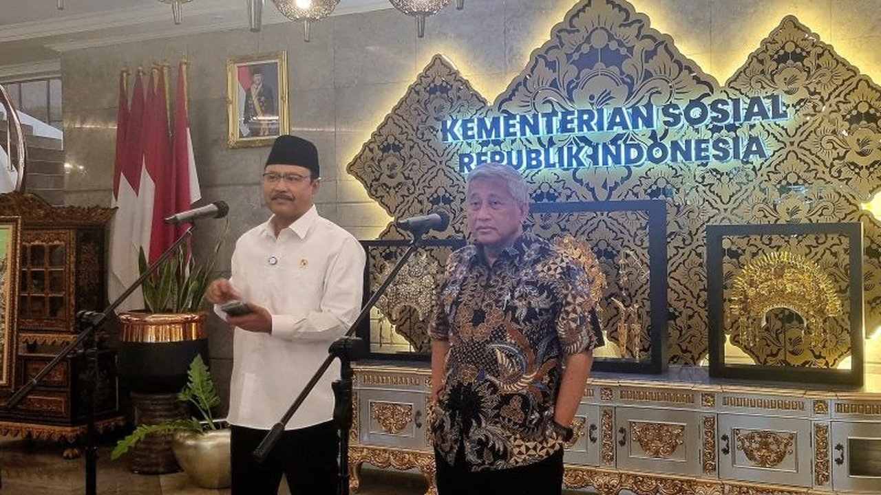 Sekolah Rakyat memastikan lulusannya bebas ikatan dinas dan dibekali kompetensi digital seperti coding dan cybersecurity untuk memutus rantai kemiskinan.