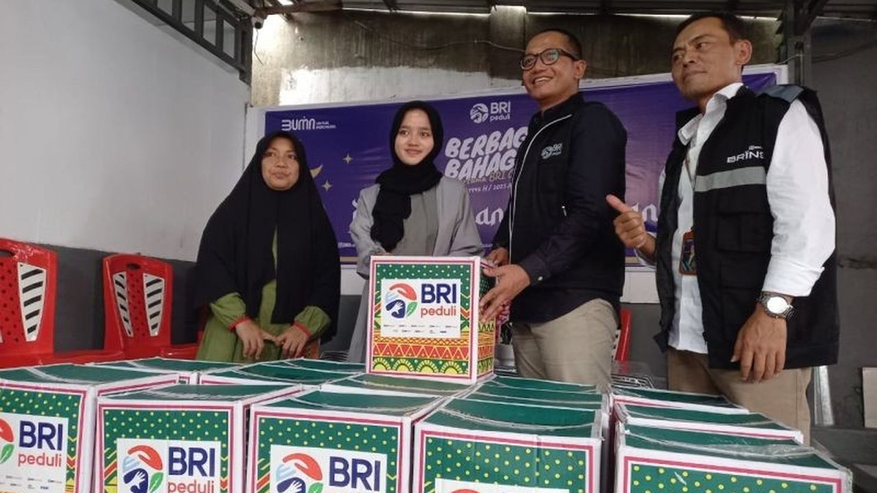 BRI menunjukkan kepedulian sosial dengan membagikan 1.500 paket sembako kepada anak yatim di Sulawesi Utara, Gorontalo, Sulawesi Tengah, dan Maluku Utara selama Ramadhan.