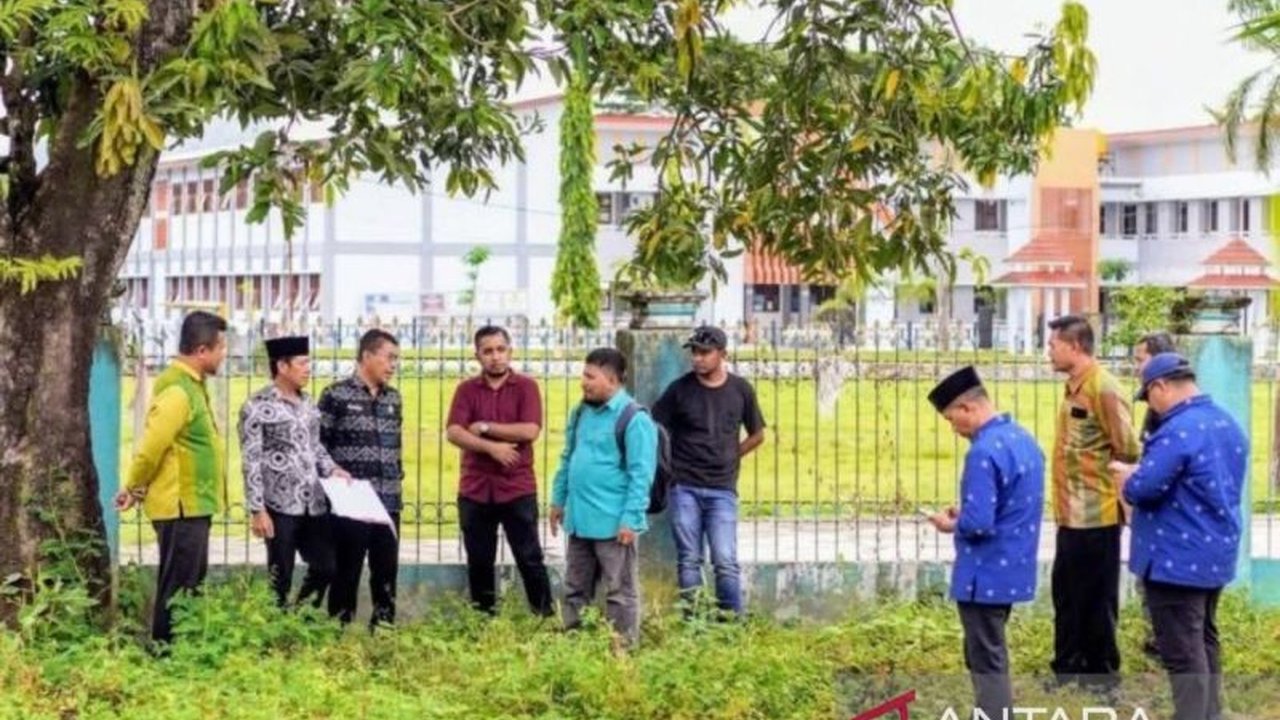 Bupati Dompu, Bambang Firdaus, meminta perencanaan Ruang Terbuka Hijau (RTH) Karijawa dirombak agar lebih baik dan bermanfaat bagi masyarakat, dengan penataan yang lebih nyaman dan asri.