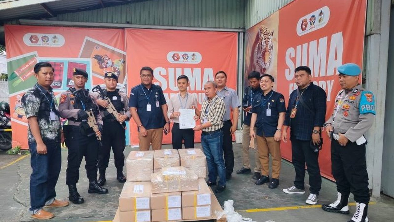 Pengamanan ketat dilakukan Polres Banggai dalam mengawal distribusi logistik Pemungutan Suara Ulang (PSU) Pilkada Banggai dari Jakarta untuk memastikan proses pemilihan berjalan lancar.