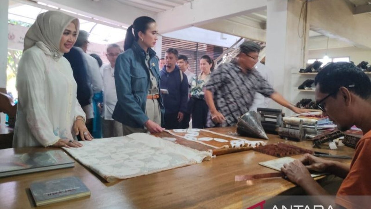 Menpar Tinjau Kesiapan Bandung Sambut Wisatawan Lebaran