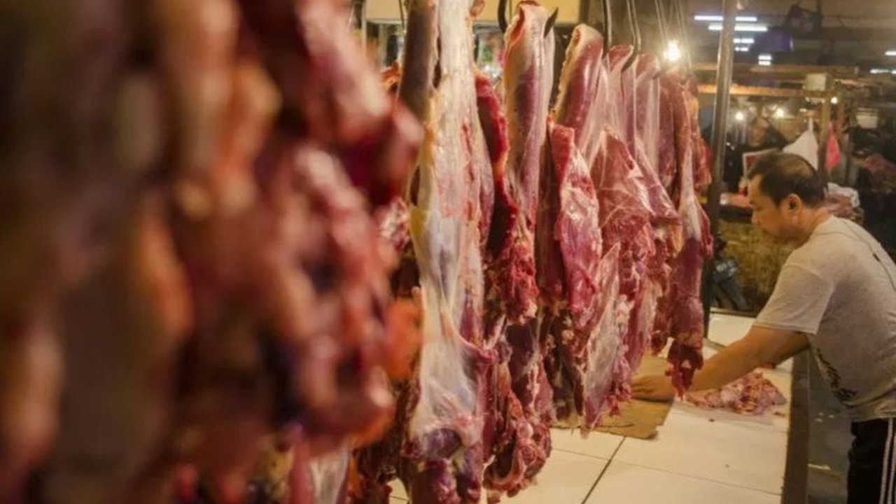 Pemerintah Kota Yogyakarta meningkatkan pengawasan keamanan dan higiene daging di pasar tradisional menjelang Lebaran 2025 untuk mencegah peredaran daging tak layak konsumsi.