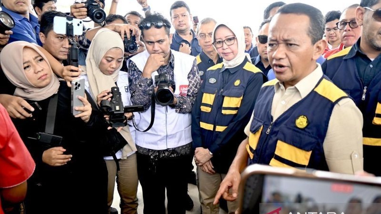 Menteri ESDM, Bahlil Lahadalia, meminta Pertamina memperbaiki rasio konsumsi dan penyimpanan LPG 3 Kg bersubsidi di Kalimantan Selatan setelah menemukan ketidakseimbangan yang berpotensi mengganggu ketahanan energi nasional.