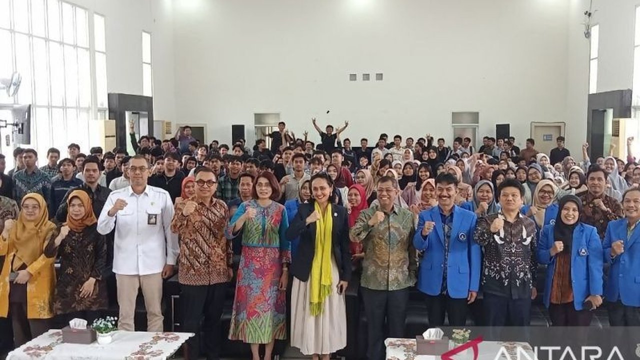 Wakil Menteri Perlindungan Pekerja Migran Indonesia (Wamen P2MI) menekankan pentingnya peningkatan keterampilan pekerja migran Indonesia untuk menghadapi tuntutan pasar kerja global yang kompetitif.