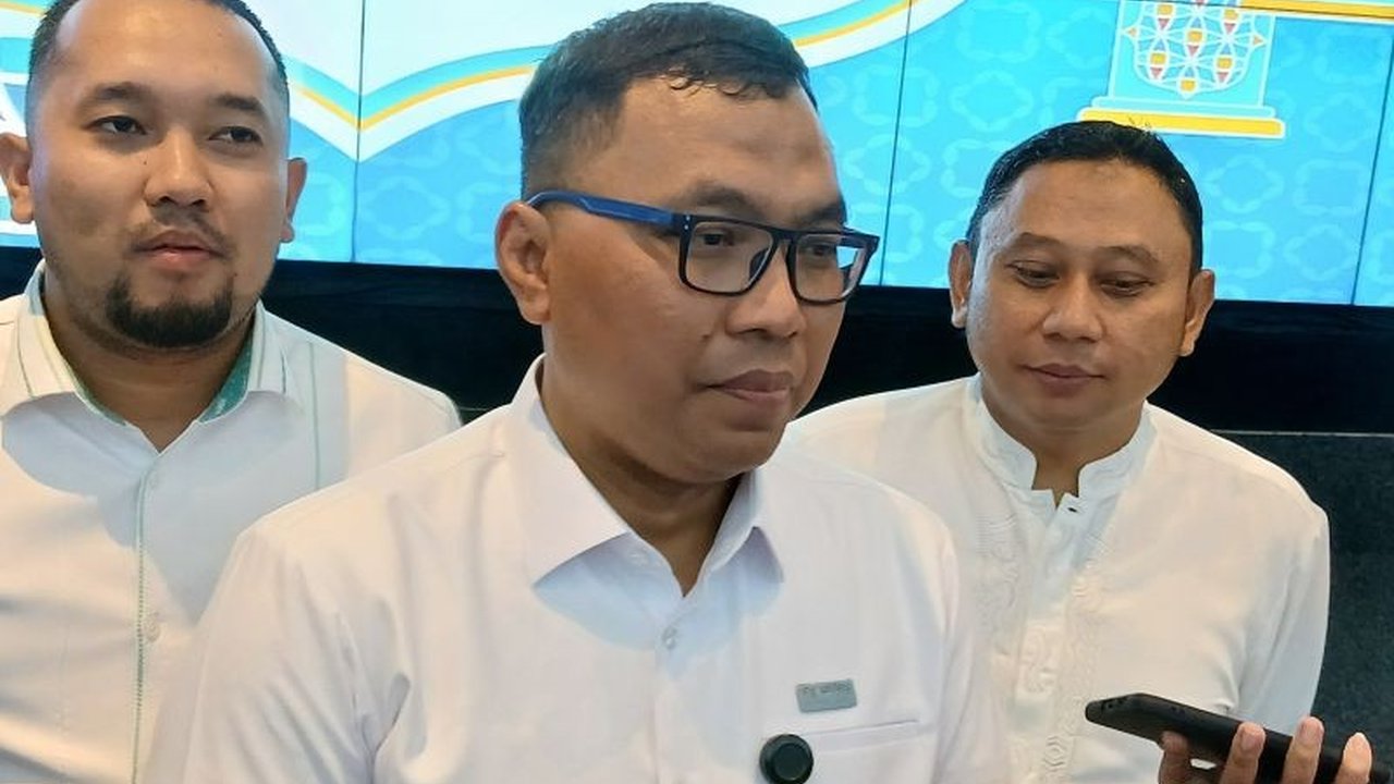 Bandara Soekarno-Hatta memprediksi lonjakan penumpang hingga 3,6 juta selama periode Lebaran 2025, meningkat 7 persen dari tahun sebelumnya, dengan puncak arus mudik pada 28 Maret 2025.