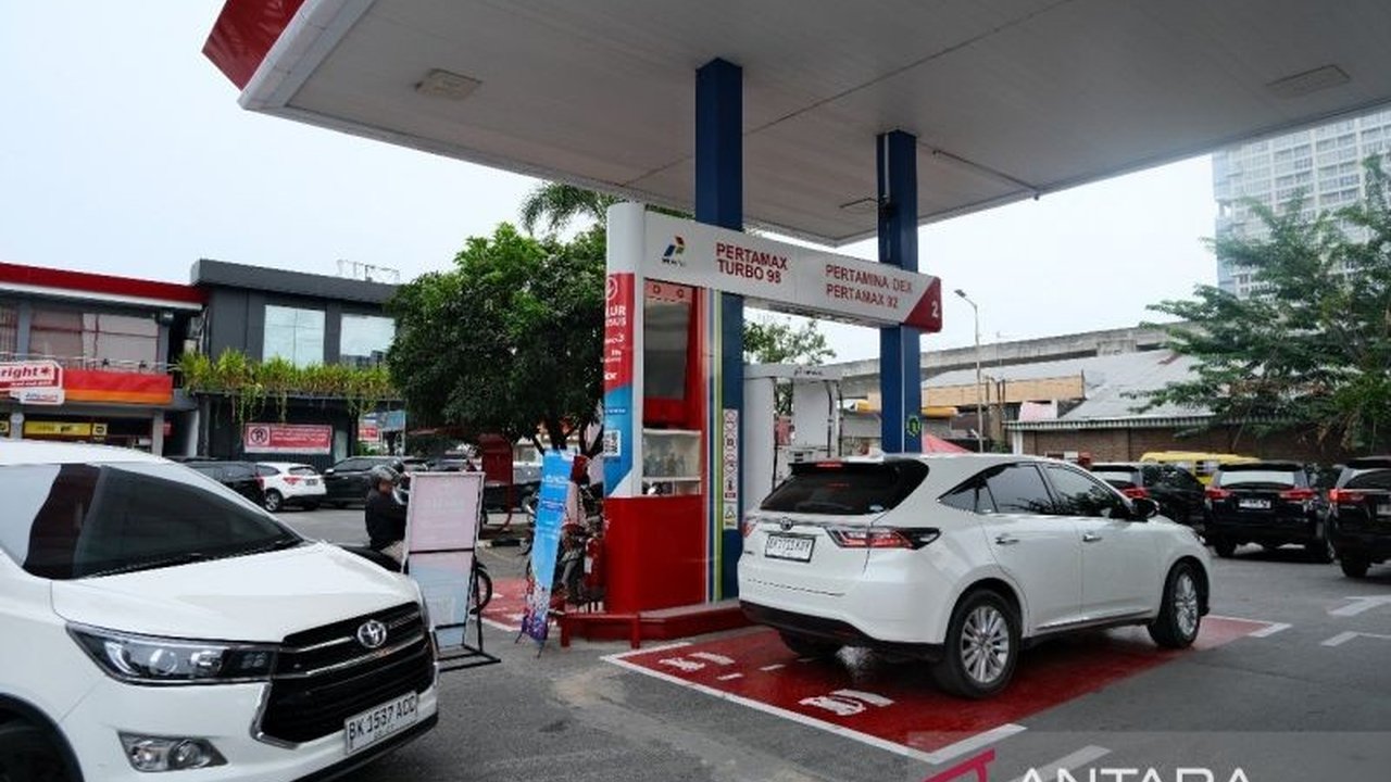 Pertamina Patra Niaga Sumbagut memprediksi lonjakan konsumsi gasoline hingga 15 persen di lima provinsi Sumatera selama periode mudik Lebaran 2025, sementara konsumsi gasoil diprediksi turun.