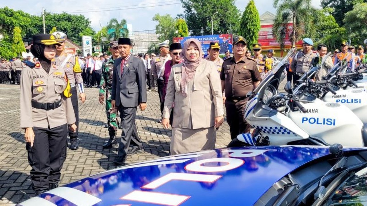 Polres Situbondo menerjunkan 400 personel gabungan untuk mengamankan arus mudik Lebaran 2025, didukung penuh oleh Pemda setempat dengan program Masjid Ramah Pemudik.