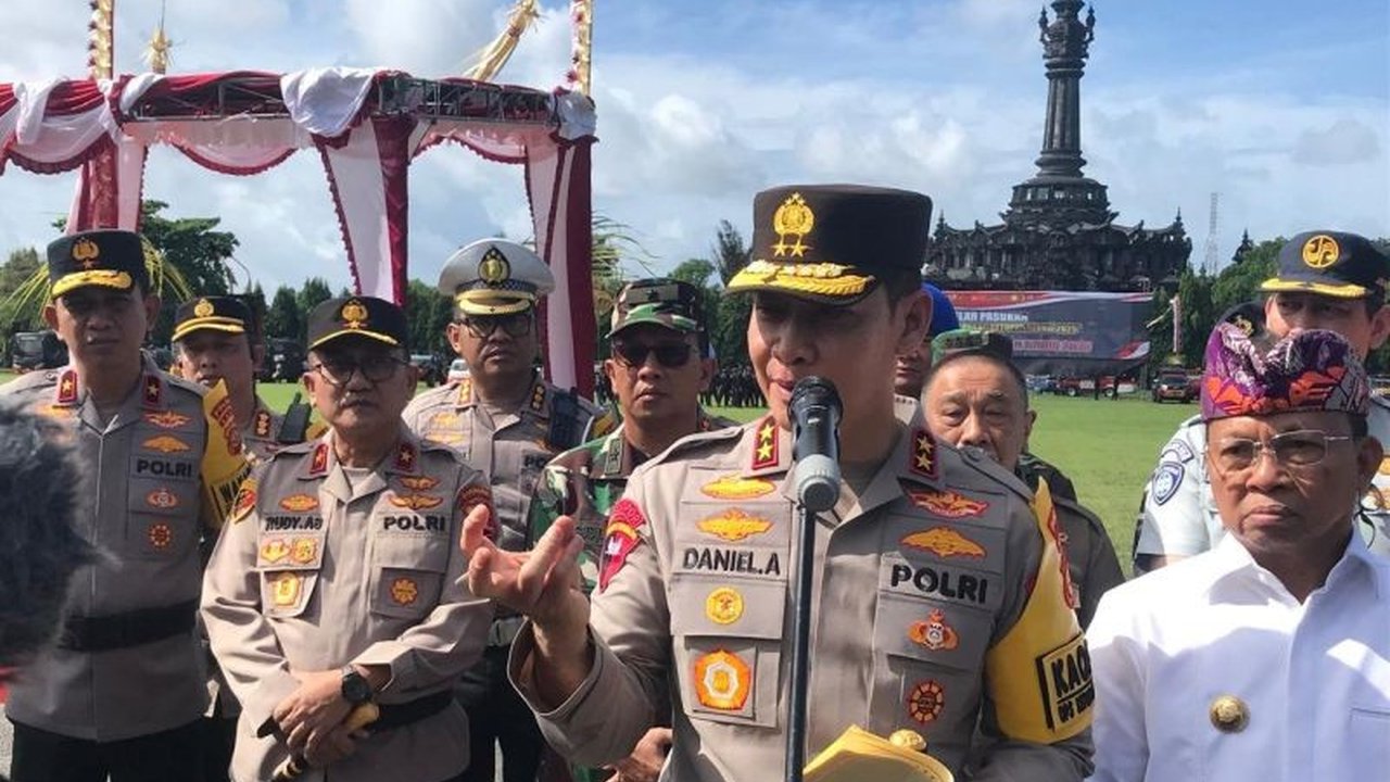 Polda Bali mengerahkan 3.117 personel gabungan untuk mengamankan Idul Fitri 2025, termasuk antisipasi kemacetan akibat pawai ogoh-ogoh sebelum Nyepi.