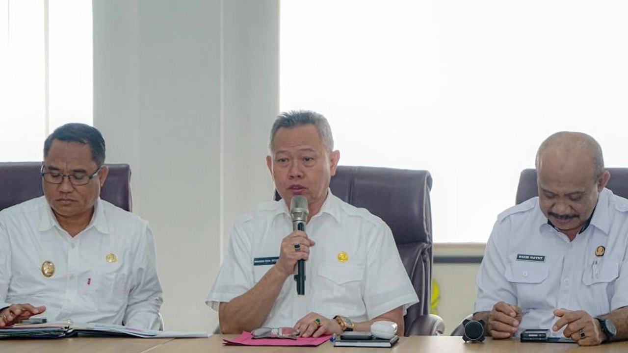 Pemkab Sigi berkomitmen meningkatkan kualitas layanan kesehatan masyarakat melalui program Berani Sehat, dengan fokus pada aksesibilitas dan kualitas layanan bagi semua warga, terutama yang kurang mampu.