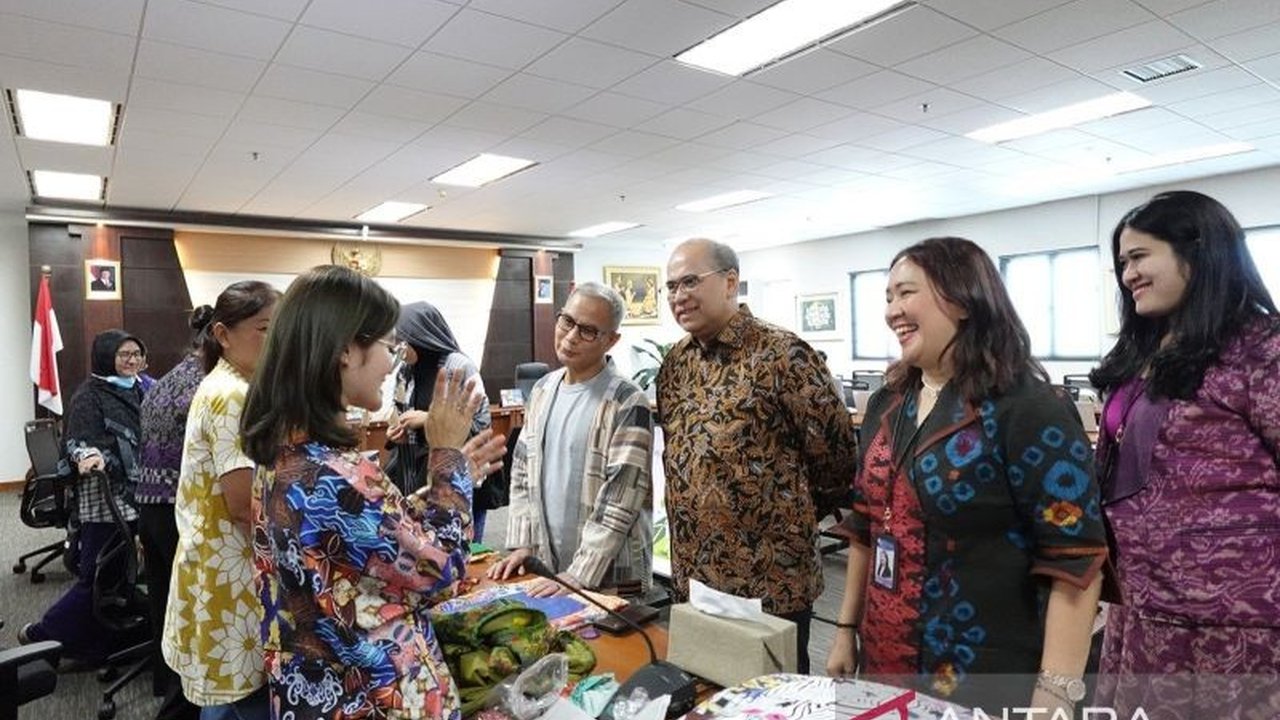 Bank Indonesia (BI) Bali memberikan pendampingan intensif kepada lima UMKM lokal yang memproduksi produk ramah lingkungan untuk meningkatkan daya saing dan memasuki pasar nasional serta internasional.