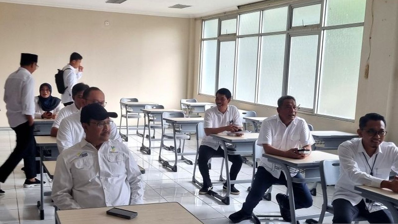 Menteri Sosial Saifullah Yusuf meninjau kesiapan Pusdiklat Kemensos di Jakarta Selatan yang akan menjadi Sekolah Rakyat jenjang SMA pada Juli mendatang, dengan kapasitas hingga 600 siswa.