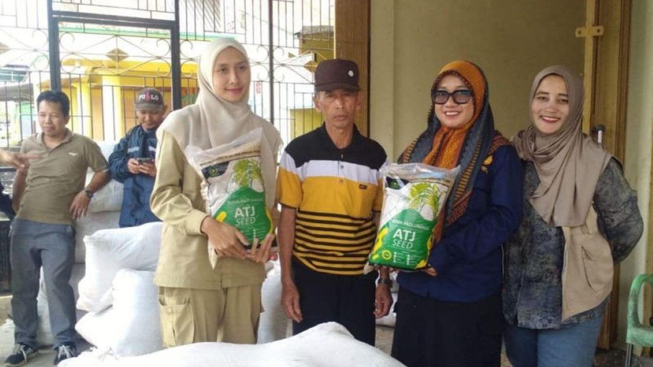 Sebanyak 66 kelompok tani di Kecamatan Curup Utara, Rejang Lebong, menerima bantuan 16 ton benih padi unggul dari Kementerian Pertanian untuk meningkatkan produksi pangan.