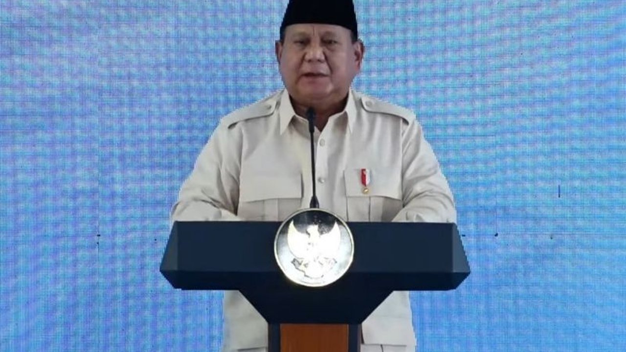 Presiden Prabowo Subianto meresmikan KEK Industropolis Batang di Jawa Tengah, dengan target investasi Rp75,8 triliun dan 58.145 lapangan kerja dalam 5 tahun ke depan, melanjutkan fondasi yang diletakkan Presiden Jokowi.