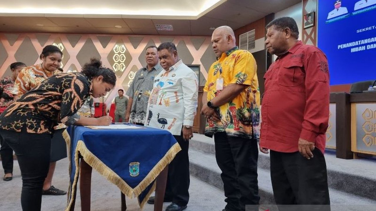 Papua Barat Salurkan Dana Hibah dan Bansos Rp88,9 Miliar untuk 185 Lembaga