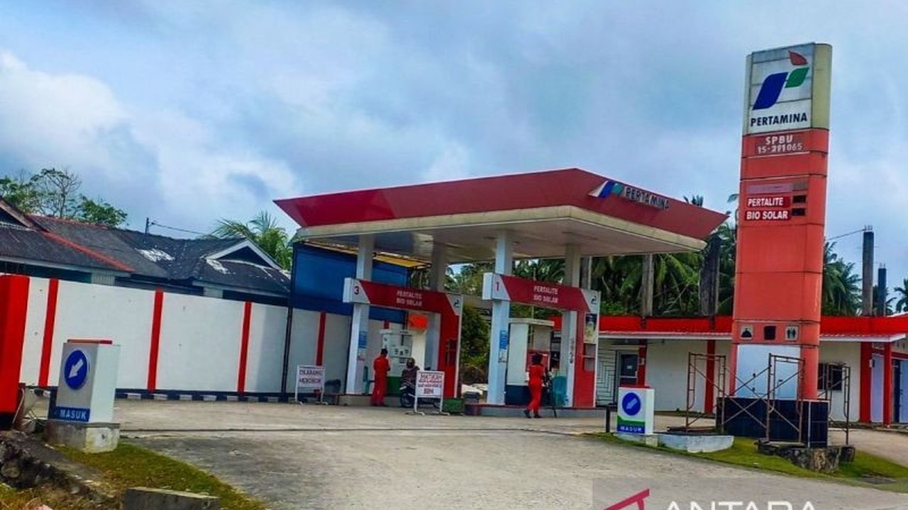 Pertamina menjamin pasokan BBM di Natuna, Kepulauan Riau aman hingga Idul Fitri 1446 H, dengan stok Pertalite dan Solar yang cukup serta Satgas Ramadhan dan Idul Fitri yang siaga.
