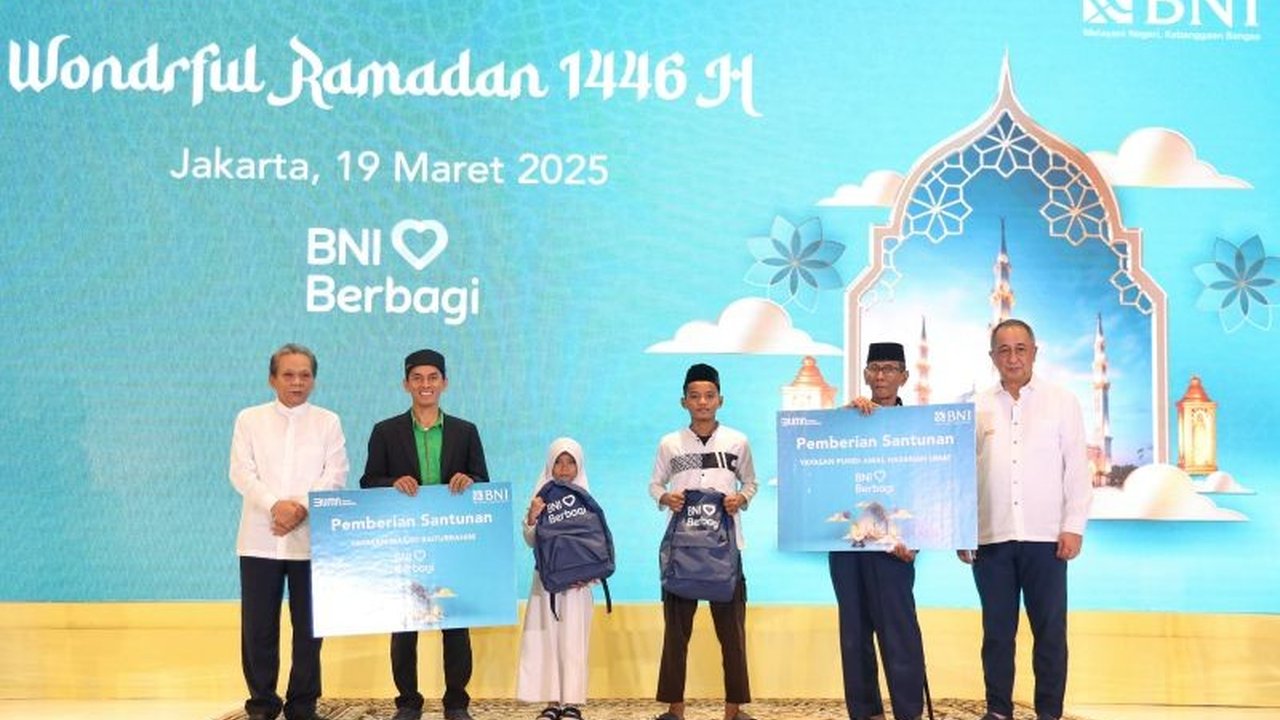 BNI membagikan 79.000 paket sembako dan santunan melalui Safari Ramadhan 2025 di 14 kota, ditutup dengan acara 