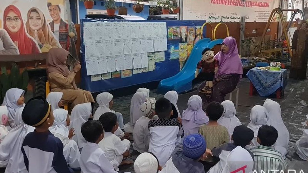 Tradisi mendongeng, bagian dari sastra lisan, efektif bangun kedekatan emosional orang tua-anak, tekan defisit akhlak Generasi Z dan cegah pada Generasi Alpha.