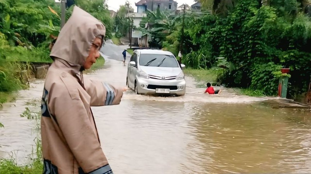 BPBD OKU menetapkan status siaga darurat bencana banjir dan longsor hingga akhir Maret 2025, karena 11 kecamatan rawan bencana hidrometeorologi.