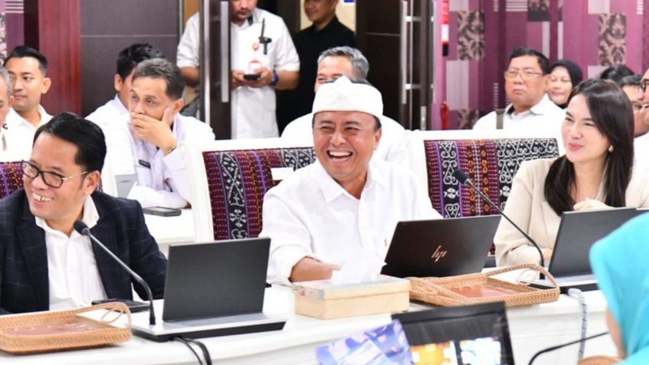 Pemerintah Jawa Barat telah mengidentifikasi empat lokasi strategis untuk mendirikan Sekolah Rakyat, program pemerintah pusat yang ditujukan bagi warga miskin ekstrem, dengan rencana integrasi pendidikan inklusif.