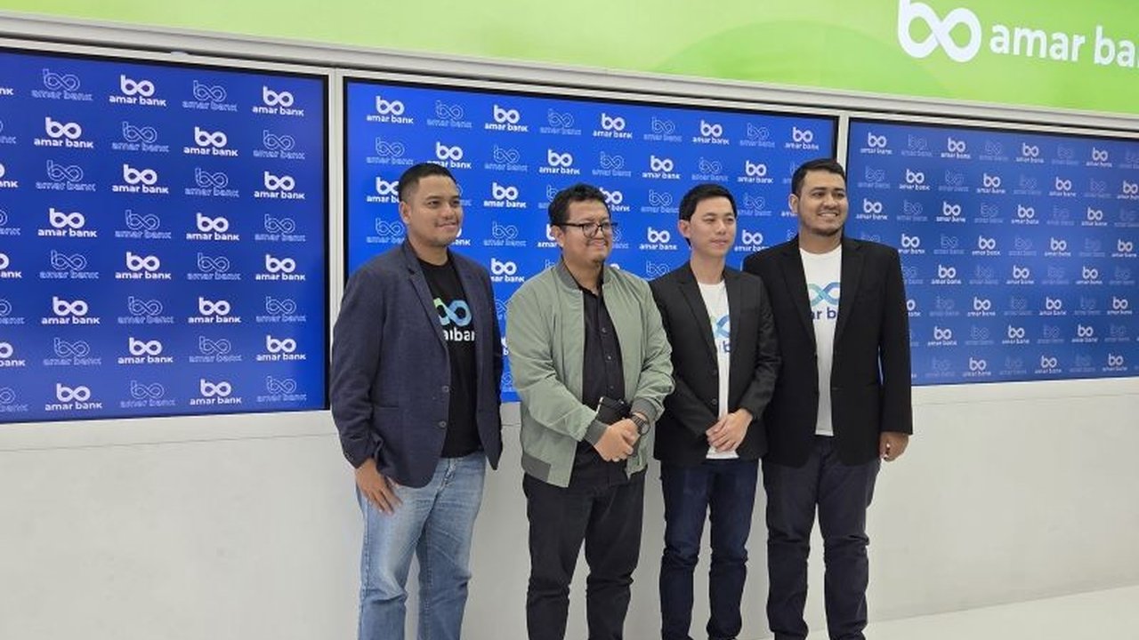 Amar Bank melihat digitalisasi sebagai solusi utama untuk meningkatkan efisiensi perbankan, memperluas akses keuangan, dan mendorong pertumbuhan ekonomi yang lebih inklusif di tengah tantangan ekonomi Indonesia.