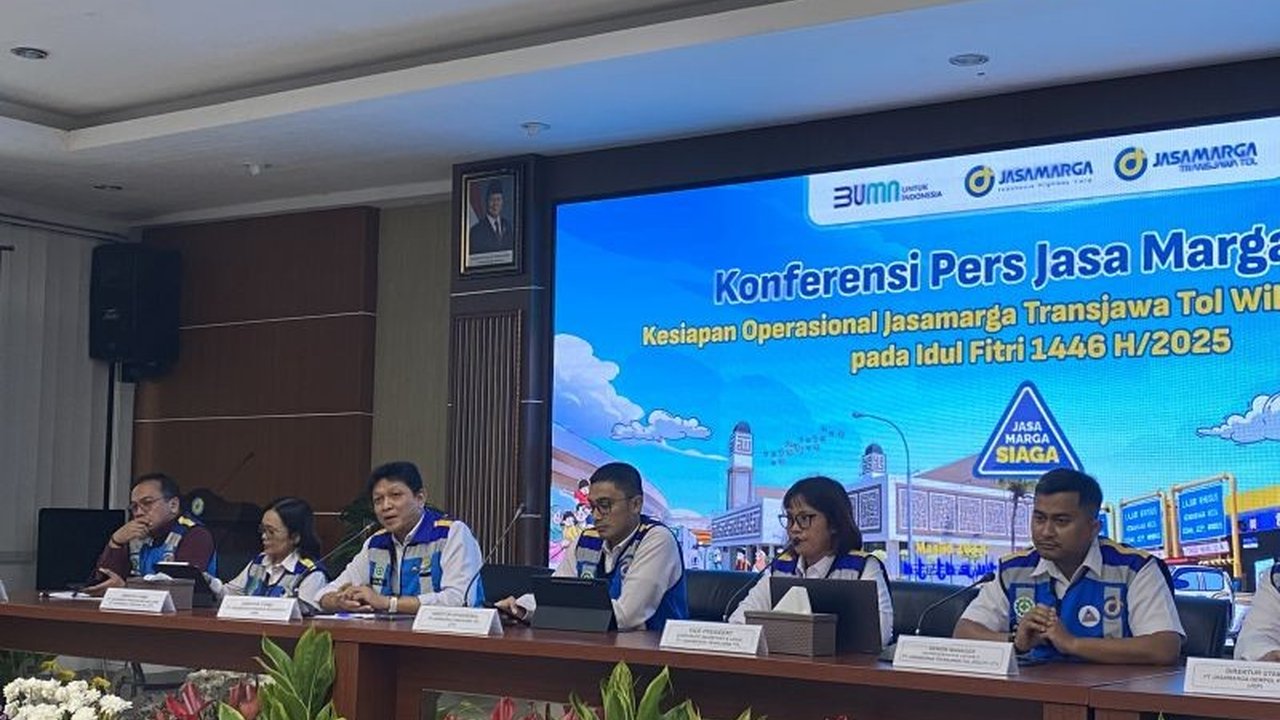 PT Jasamarga Transjawa Tol memproyeksikan lonjakan signifikan kendaraan di GT Warugunung selama mudik Lebaran 2025, mencapai 295 ribu kendaraan, meningkat 37 persen dari kondisi normal.