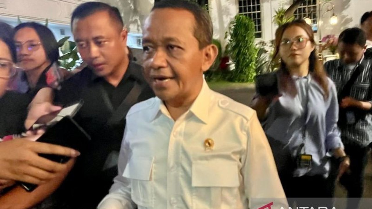 Pemerintah merevisi dua PP untuk memaksimalkan PNBP sektor minerba, menaikkan tarif royalti emas, nikel, dan batu bara hingga 3 persen, bergantung harga pasar global.