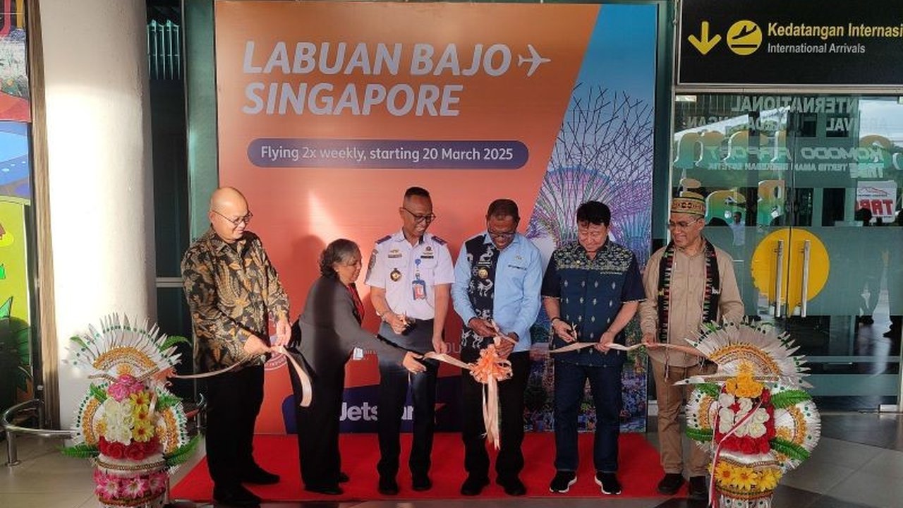 Bandara Internasional Komodo di Labuan Bajo, NTT, resmi melayani penerbangan internasional perdana dari Singapura oleh Jetstar, menandai tonggak baru bagi pariwisata dan perekonomian daerah.