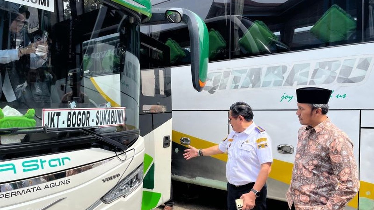 Anggota Komisi V DPR RI Edi Purwanto meminta Kementerian PU memastikan perbaikan jalan nasional rampung sebelum puncak arus mudik Lebaran untuk kenyamanan dan keamanan pemudik.