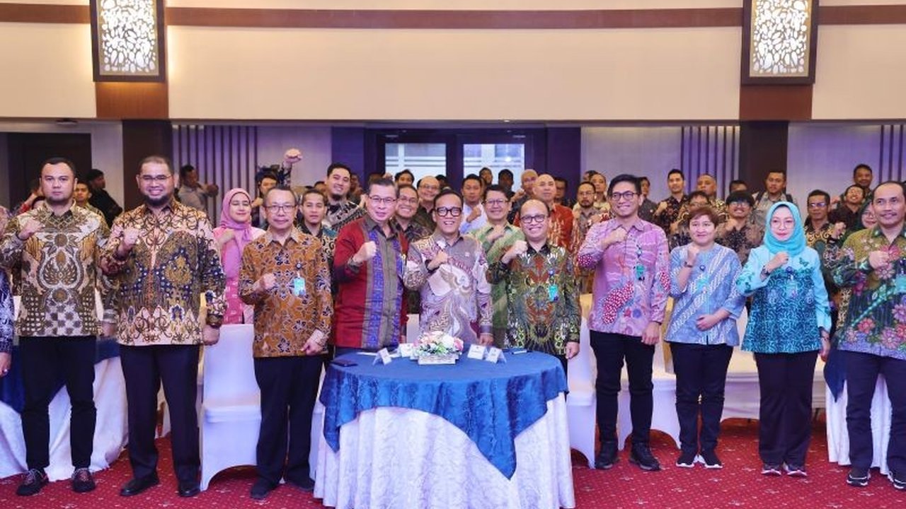 Kementerian Ketenagakerjaan (Kemnaker) menjalin kerja sama dengan 29 mitra strategis untuk meningkatkan kualitas dan daya saing sektor ketenagakerjaan Indonesia melalui berbagai program pelatihan dan pengembangan.